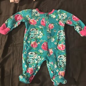 Teal and pink flower onesie
Pink had covers attached 
Newborn
